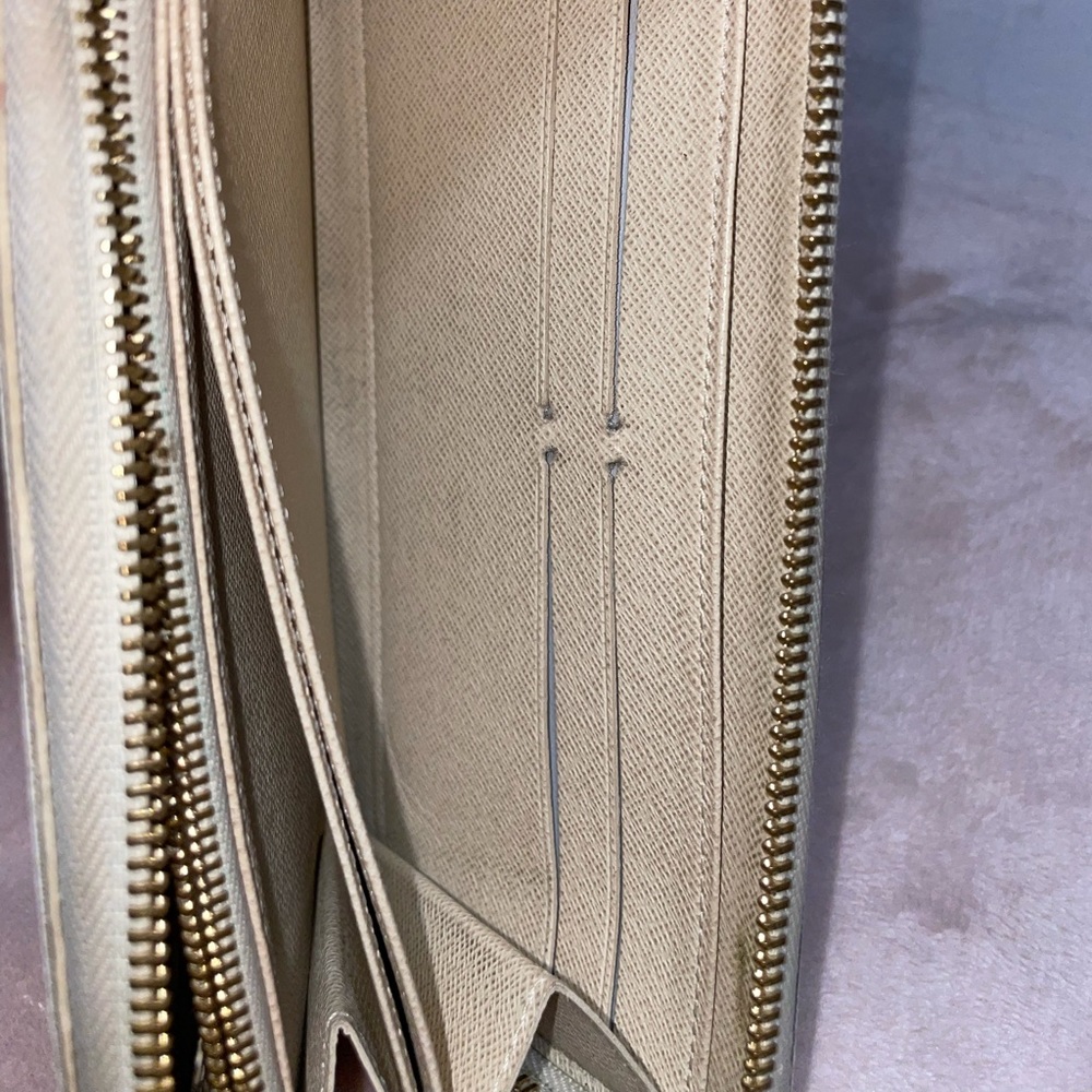 ✨Louis Vuitton Damier Zippy Wallet✨ - Picture 7 of 13